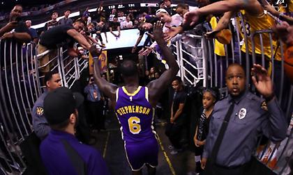 Ποιος… Λεμπρόν; Πρώτη νίκη Λέικερς με σούπερ Στίβενσον