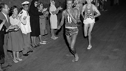 Ο Αμπέμπε Μπικίλα ήταν ξυπόλητος, αλλά «ντυμένος» με ψυχή