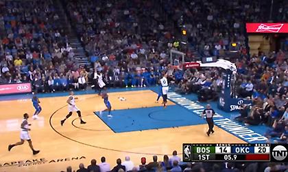 «Κάρφωσε» τον Τζορτζ στην κορυφή του Top 10 ο Τέιτουμ (video)