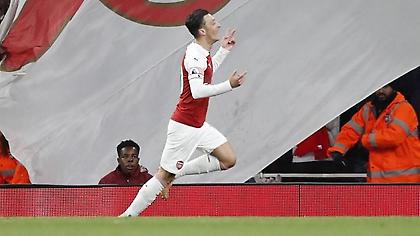 Εζίλ: «Γελάω με όσους με κριτικάρουν» (video)