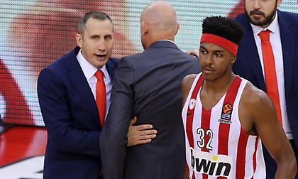 «Στράβωσε» ο Σπάχια με το τάιμ άουτ του Μπλατ