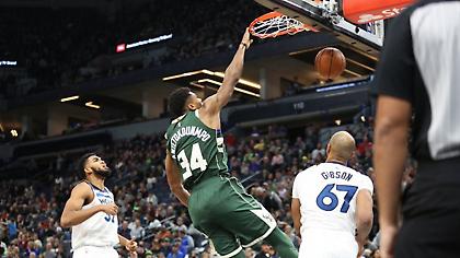 «Τριαντάρα» οι Μπακς, double-double ο Γιάννης (video)