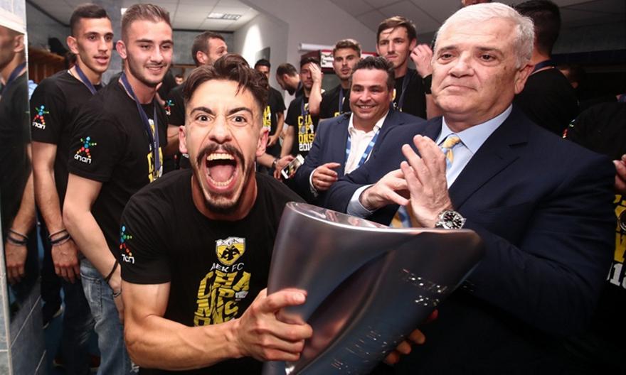 Τον Δεκέμβριο η τελική πρόταση της ΑΕΚ για τον Σιμόες