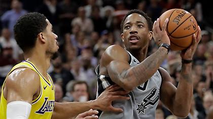 Ρεκόρ με το «καλημέρα» ο ΝτεΡόζαν στους Σπερς (video)