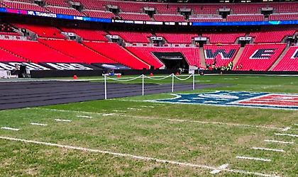 Σε (ακόμα πιο) τραγική κατάσταση ο αγωνιστικός χώρος του Γουέμπλεϊ (pics&vid)