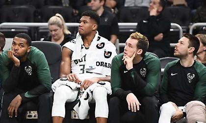 Χωρίς Αντετοκούνμπο οι Μπακς, χωρίς Λέοναρντ οι Ράπτορς