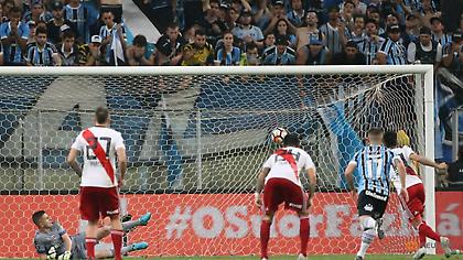 Στον τελικό του Λιμπερταδόρες με τη βοήθεια του… VAR η Ρίβερ (video)