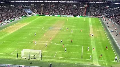 Στο μικροσκόπιο της UEFA το… χωράφι του Γουέμπλεϊ