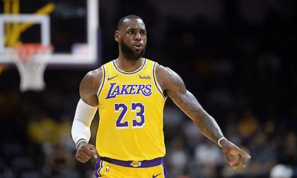 Ηγετική εμφάνιση ΛεΜπρόν, θετικός Ντόντσιτς (video)