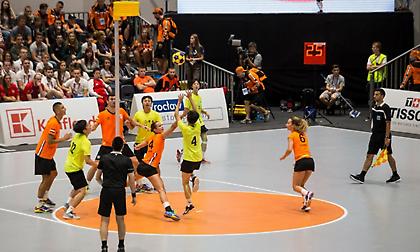 Korfball: Αυτό είναι το άθλημα που παίζουν ΜΑΖΙ άντρες και γυναίκες (pics&video)