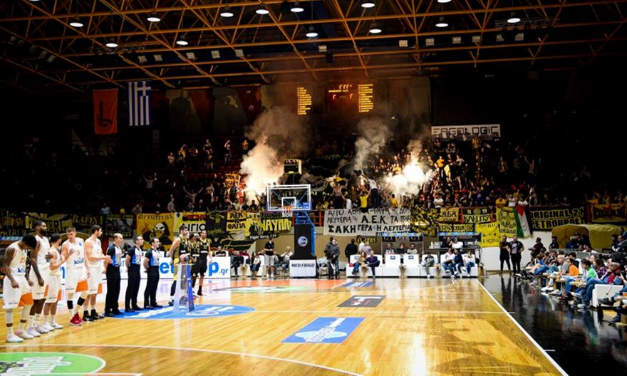 Πρόστιμο στην ΑΕΚ για τους πυρσούς στην Πάτρα