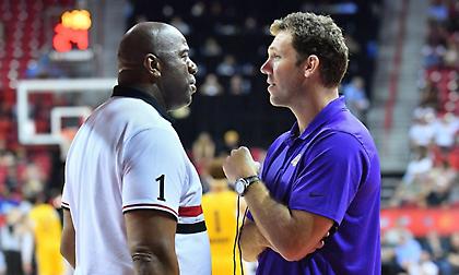 «Σύννεφα» για Γουόλτον στους Λέικερς και… προειδοποίηση από Μάτζικ!