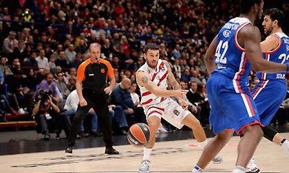 Η... βόμβα του Τζέιμς που έδωσε τη νίκη στην Αρμάνι! (video)