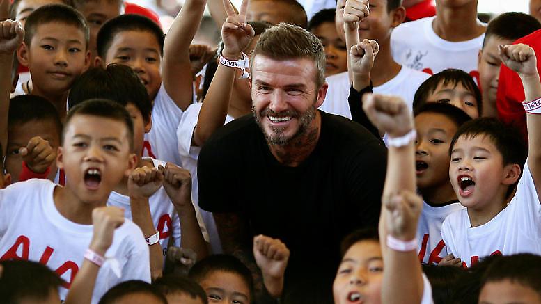 O Ντέιβιντ Μπέκαμ ξετρελαίνει τους πιτσιρικάδες