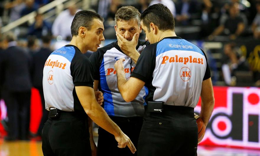 Εκνευρισμένοι με τη διαιτησία στην Πυλαία η ΑΕΚ!