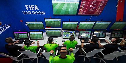 Διαιτητές: Τι ακούνε από VAR και παίκτες (vid)