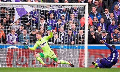 «Καθάρισε» η Άντερλεχτ