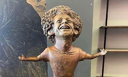 Το άγαλμα του Σαλάχ ξεπέρασε αυτό του Ρονάλντο! (pics)