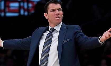 Μάτζικ: «Δεν θα απολύσουμε τον Γουόλτον!»