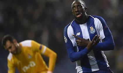 Μια... ανάσα από τους «16» Πόρτο και Σάλκε