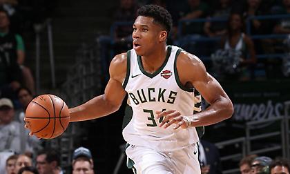 Παίκτης του μήνα ο Αντετοκούνμπο στους Μπακς!