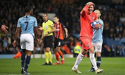 Σοκαριστική υπόδειξη πέναλτι στο Μάντσεστερ Σίτι-Σαχτάρ (video)