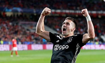 Αγκαλιά με τη 2η θέση ο Άγιαξ, ο Ονάνα κράτησε τον βαθμό στο 95’