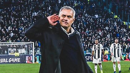 «Γλέντησε» τους επικριτές του ο Μουρίνιο (video)