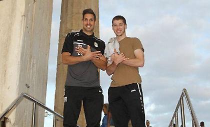 Η… περίεργη χειρονομία παικτών της Ντουντελάνζ στην Ακρόπολη (pic)