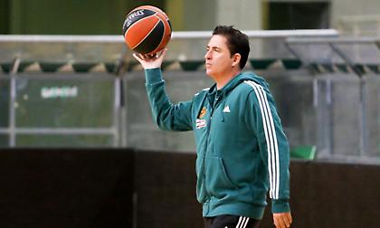 Κοντός: «Ο Ολυμπιακός θα... δώσει τα τρίποντα. Αυτή είναι η εντολή του Πασκουάλ»