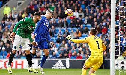 Εφτάψυχη Κάρντιφ, τούμπαρε την Μπράιτον των 10 παικτών