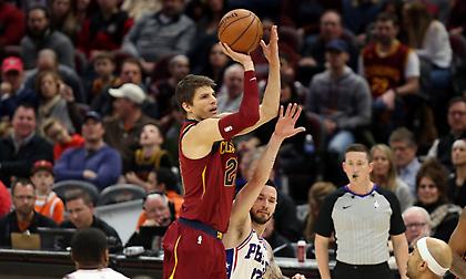 Ενδιαφέρον των Σίξερς για επιστροφή Κόρβερ