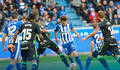 Δεν ξεκολλά από τις κορυφαίες θέσεις η Αλαβές