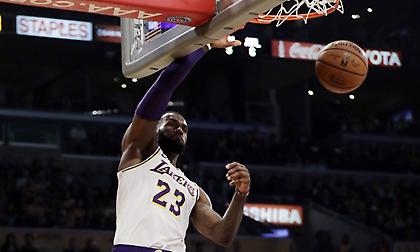 Νίκη για Λέικερς δια χειρός Λεμπρόν και Τσάντλερ (video)