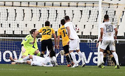 Η ΑΕΚ σταμάτησε στα δοκάρια και μετά έδειχνε ανήμπορη