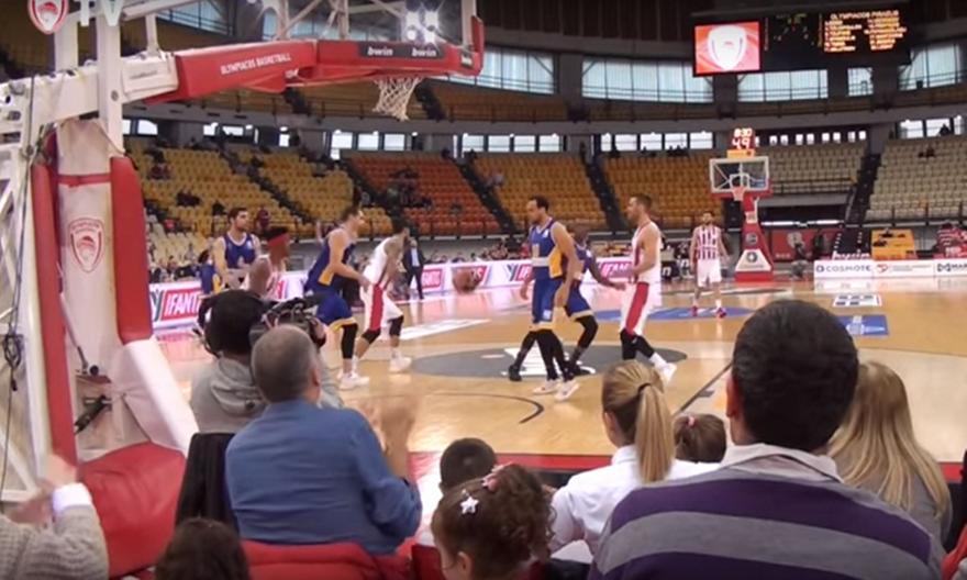 Η «ερυθρόλευκη» νίκη… μέσα από το ΣΕΦ (video)