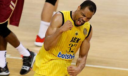 Τα όργια του Χάντερ στο ΑΕΚ-Λιετκαμπέλις (video)