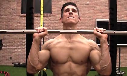 Οι 10 εντολές για ώμους… τούμπανο (video)