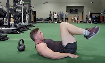 Έτσι θα γυμνάσεις σοβαρά τους κοιλιακούς σου