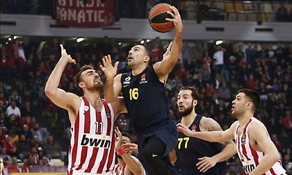 Ο Σλούκας «λύγισε» τον Ολυμπιακό!