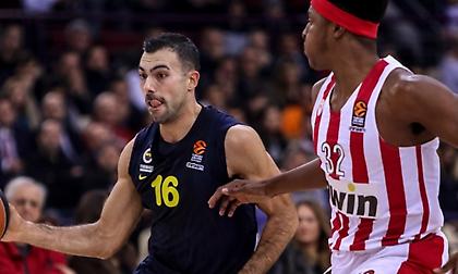 Σλούκας: «Σέβομαι τον Ολυμπιακό, ίσως παραφέρθηκα λίγο» (video)