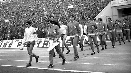 Έτσι έζησαν οι Έλληνες τον αποκλεισμό του 1969