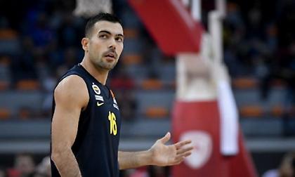 H… παράσταση του Σλούκα έφερε ρεκόρ καριέρας κόντρα στον Ολυμπιακό! (video)