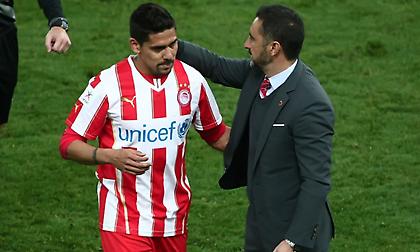 Στον Ολυμπιακό ο ένας μας ξινίζει κι ο άλλος μας βρωμάει…