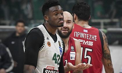 Σπανούλης: Η… θεϊκή αντίδραση σε άστοχη βολή του Θανάση (photo)