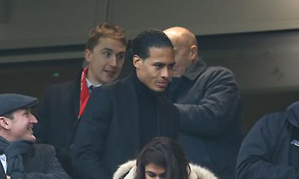 Η συγκινητική κίνηση του Φαν Ντάικ στον διαιτητή του αγώνα Γερμανία-Ολλανδία (vid)