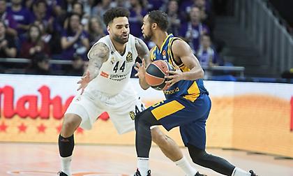 Τέιλορ: «Κλειδί του ματς με τον Ολυμπιακό τα ριμπάουντ»