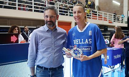 Καλτσίδου: «Θα μου λείψει να φορώ αυτή τη φανέλα και να ακούω τον εθνικό ύμνο»