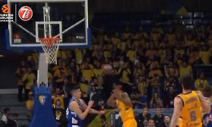 Απίστευτο καλάθι με κεφαλιά (!) από τον Μίκι στο Χίμκι-Μπουντούτσνοστ (video)