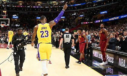 Συγκινημένος από την υποδοχή στο Κλίβελαντ ο Λεμπρόν (video)